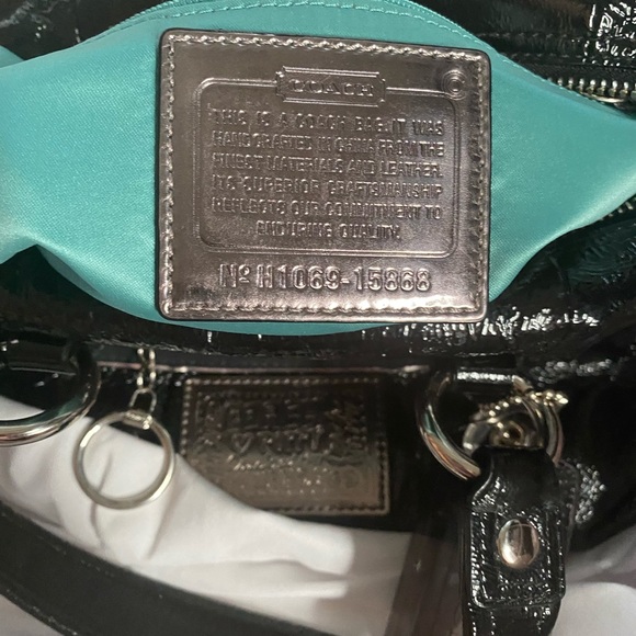 Coach Poppy Black Patent Leather Bag! - Picture 3 of 16